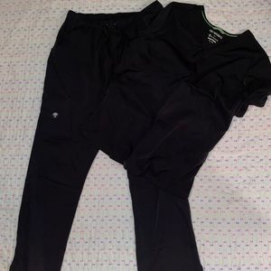 Healing hands scrub set. Medium bottoms/large top